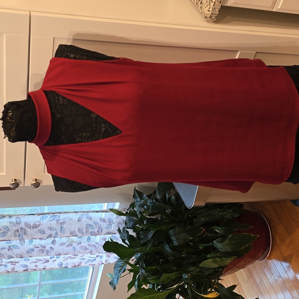 WHBM SLEEVELESS BLOUSE